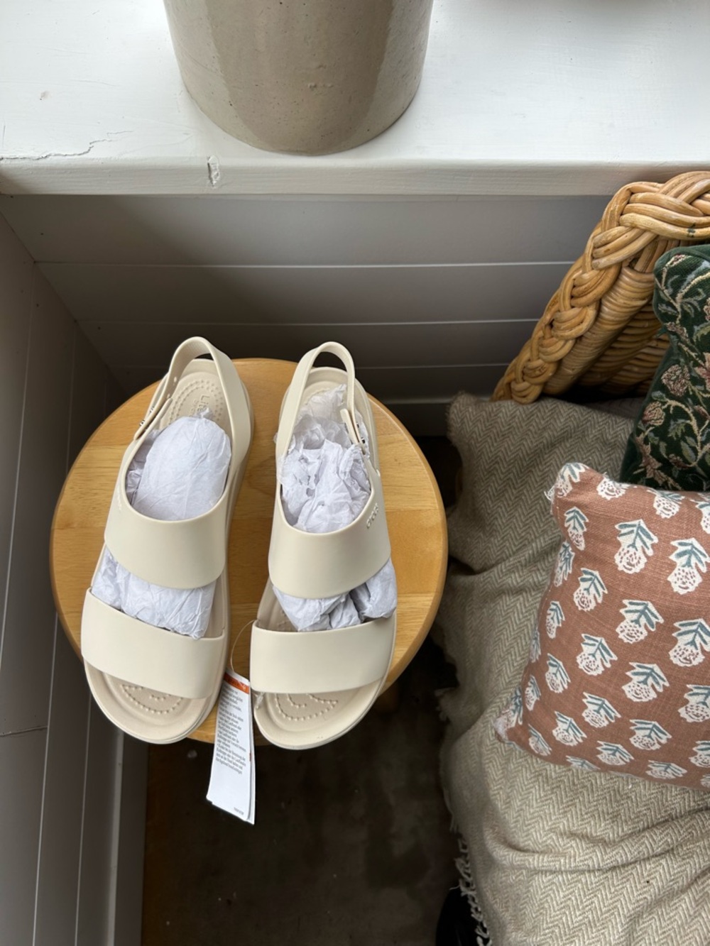 NWT CROCS Women's Sandals in Cream